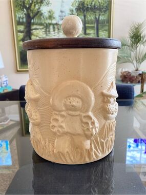 VTG Metlox Poppytrail Pottery Cookie Jar w Cowboys Farmers Wooden Lid CA USA